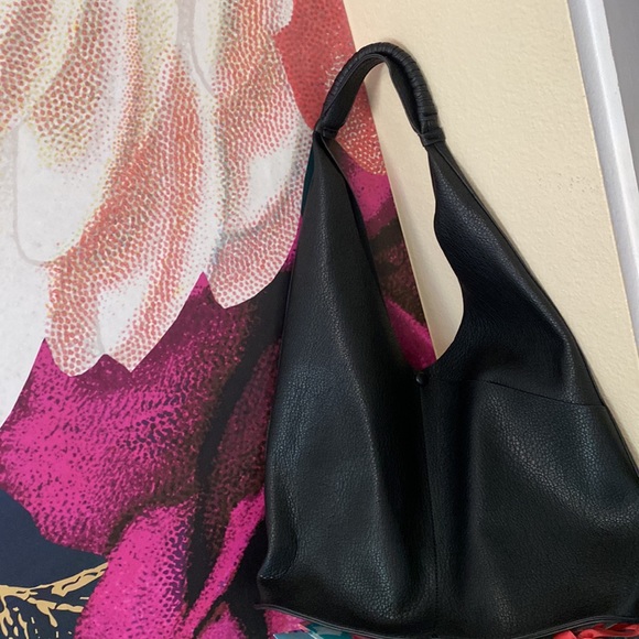 NWOT black faux leather hobo bag - Picture 4 of 6